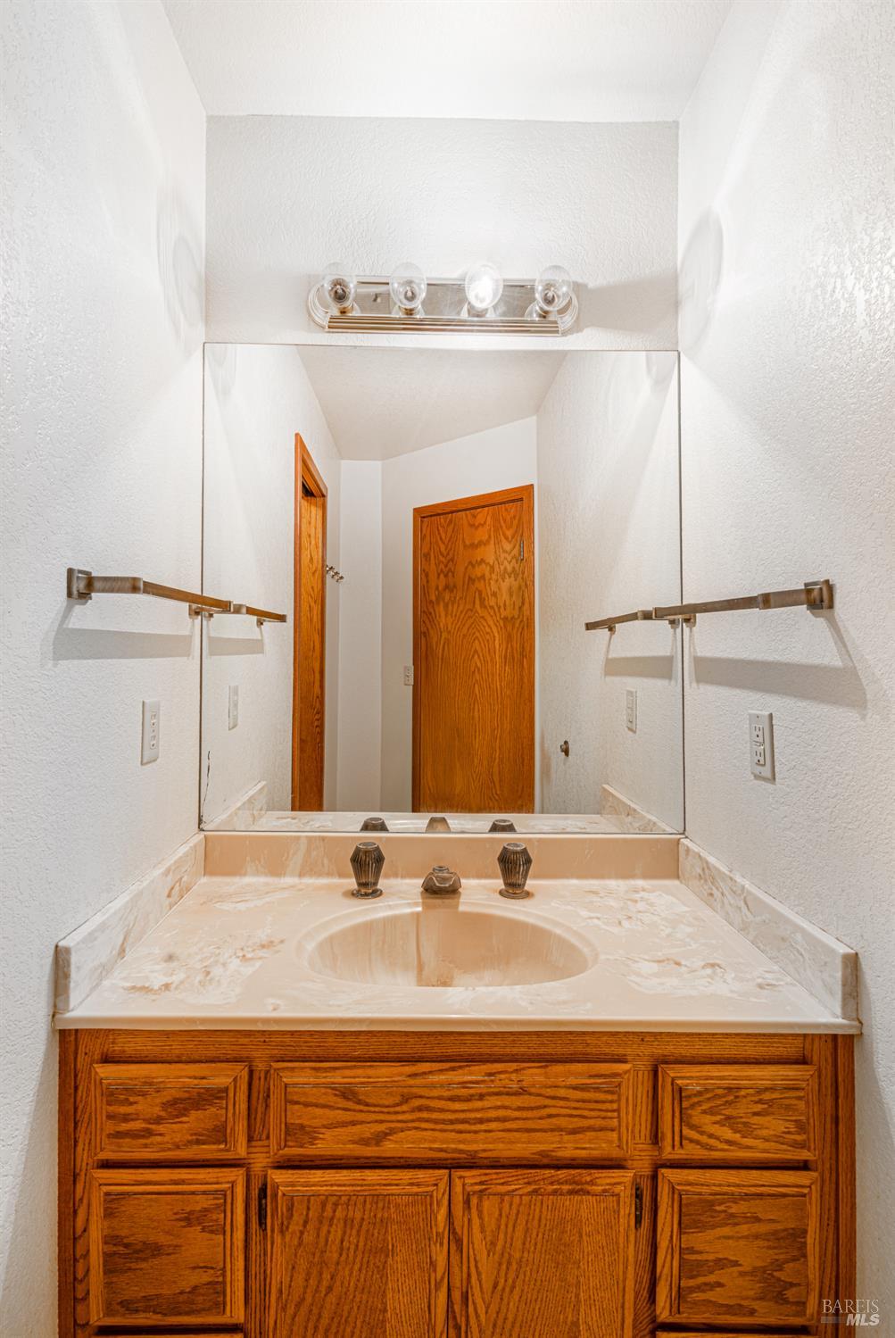 Detail Gallery Image 45 of 84 For 590 Pleasant Ave, Santa Rosa,  CA 95403 - 4 Beds | 3 Baths