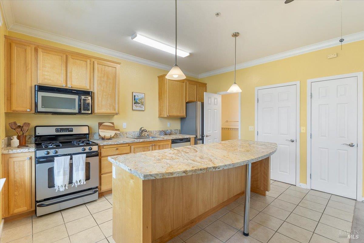 Detail Gallery Image 6 of 19 For 905 Doubles Dr #208,  Santa Rosa,  CA 95407 - 2 Beds | 2/1 Baths