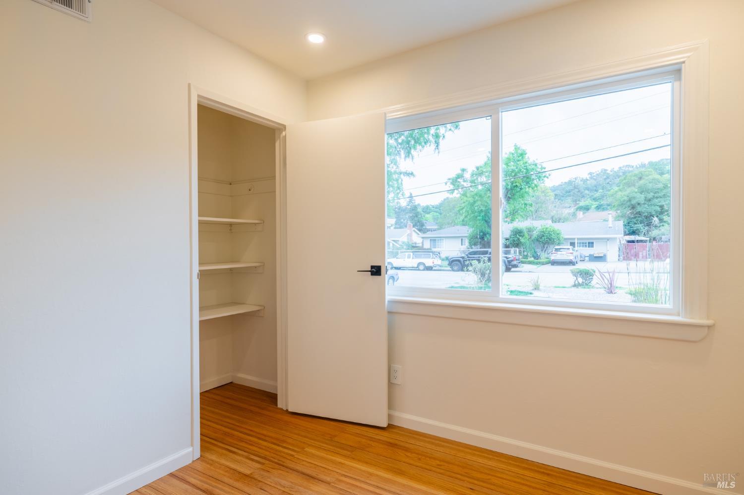 Detail Gallery Image 19 of 25 For 534 Rowland Blvd, Novato,  CA 94947 - 4 Beds | 2 Baths