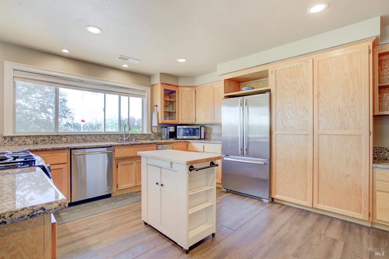 Detail Gallery Image 8 of 32 For 18525 Farquhar Rd, Cottonwood,  CA 96022 - 3 Beds | 2/1 Baths