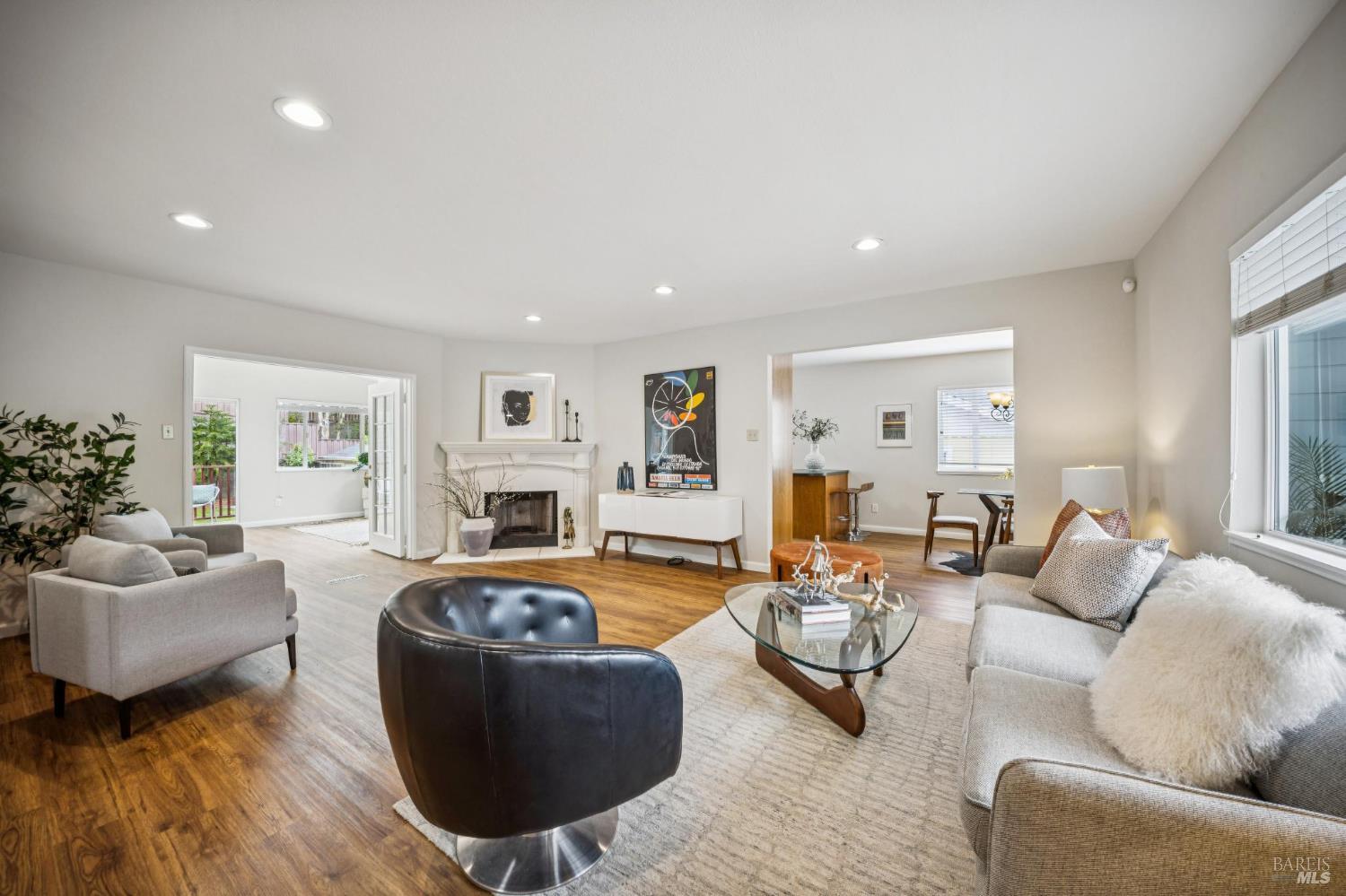 Detail Gallery Image 3 of 43 For 35 San Pablo Ave, San Rafael,  CA 94903 - 3 Beds | 2 Baths