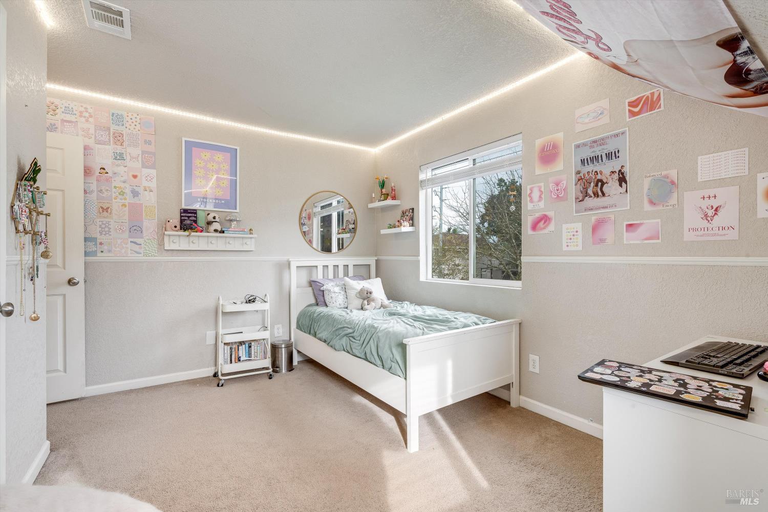 Detail Gallery Image 34 of 79 For 525 Oak Lake Ave, Santa Rosa,  CA 95409 - 5 Beds | 3 Baths