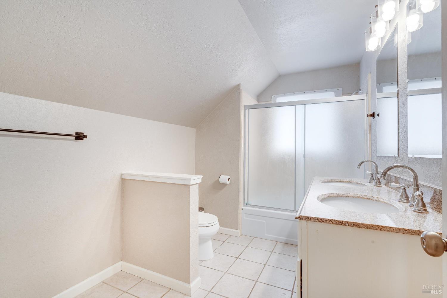 Detail Gallery Image 33 of 79 For 525 Oak Lake Ave, Santa Rosa,  CA 95409 - 5 Beds | 3 Baths