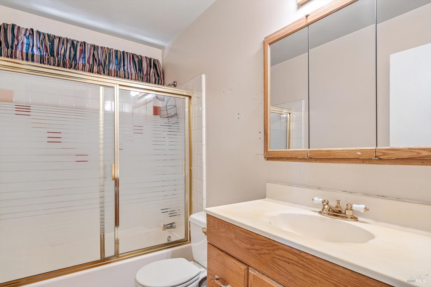 Detail Gallery Image 29 of 30 For 1569 Trellis Ln, Petaluma,  CA 94954 - 4 Beds | 3 Baths