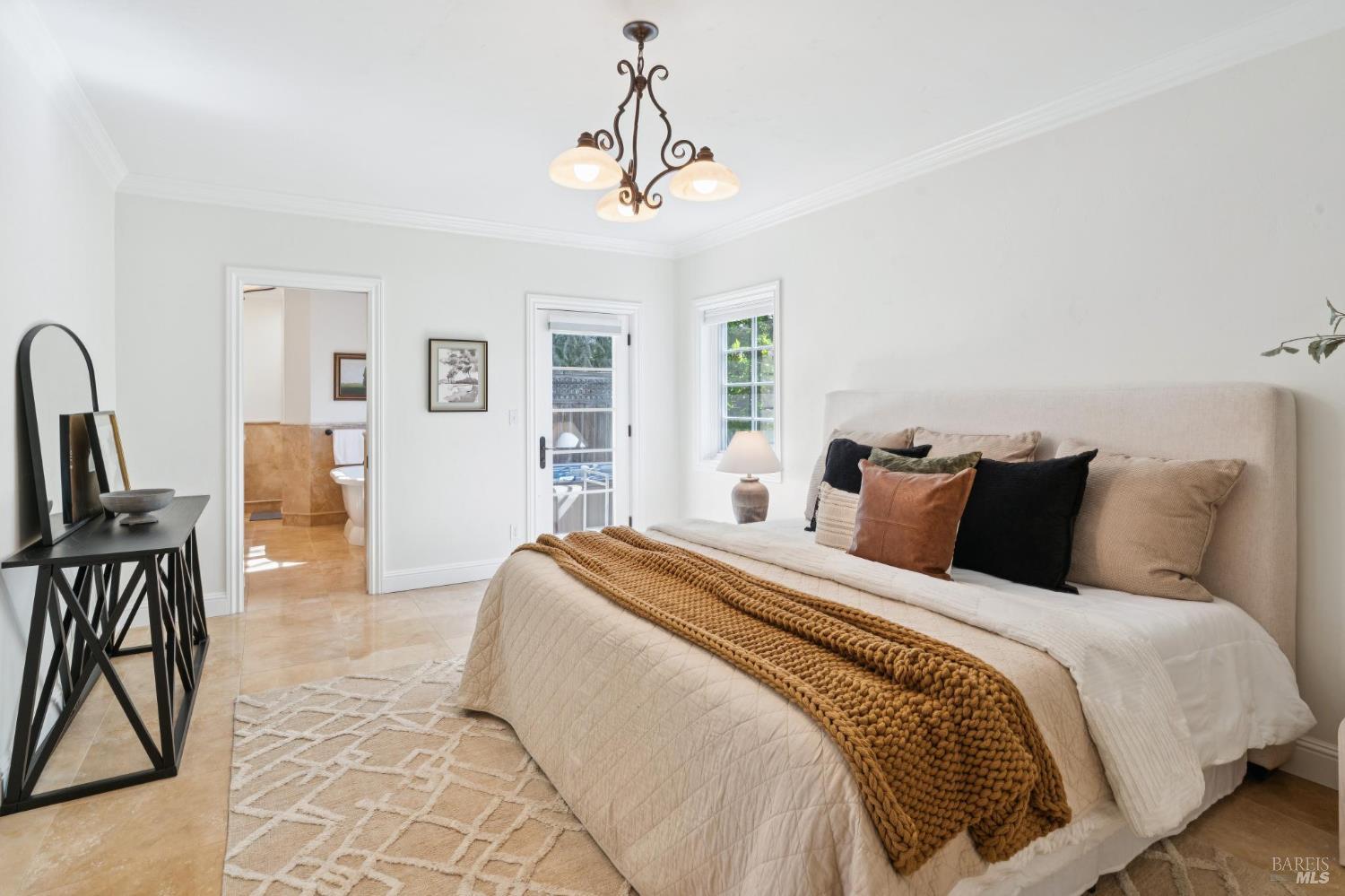 Detail Gallery Image 23 of 71 For 1021 Rose Dr, Napa,  CA 94558 - 4 Beds | 4 Baths