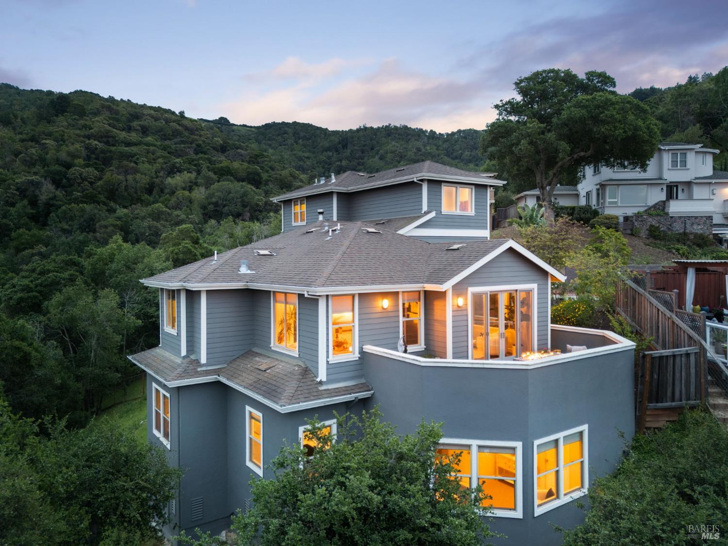 Detail Gallery Image 34 of 36 For 11 Edgehill Way, San Rafael,  CA 94903 - 4 Beds | 3/1 Baths