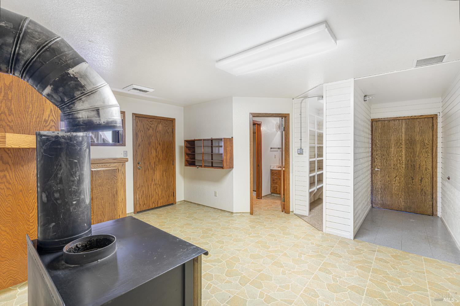 Detail Gallery Image 44 of 84 For 590 Pleasant Ave, Santa Rosa,  CA 95403 - 4 Beds | 3 Baths