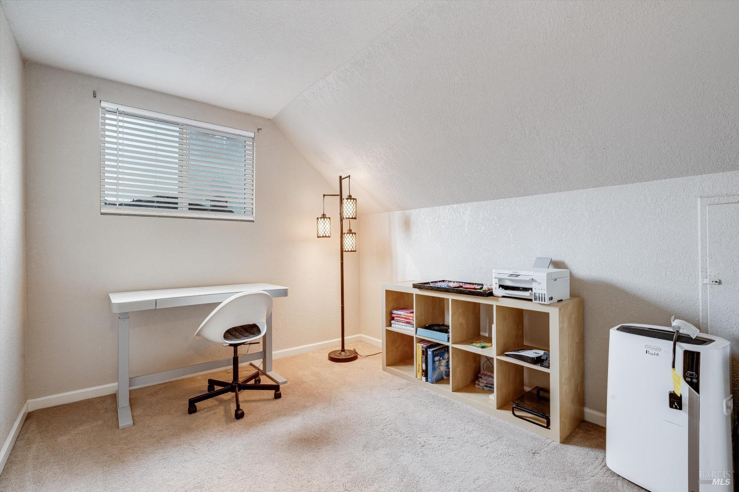 Detail Gallery Image 28 of 79 For 525 Oak Lake Ave, Santa Rosa,  CA 95409 - 5 Beds | 3 Baths