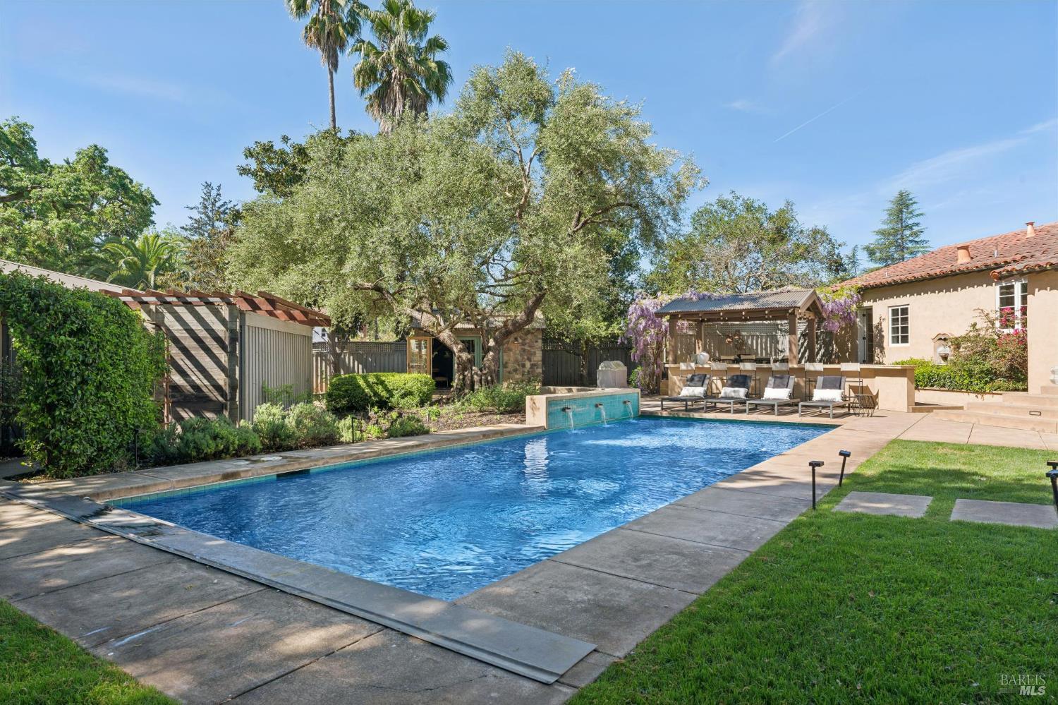 Detail Gallery Image 45 of 71 For 1021 Rose Dr, Napa,  CA 94558 - 4 Beds | 4 Baths