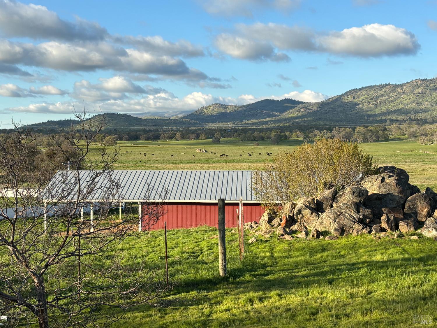 Detail Gallery Image 3 of 32 For 2617 S Old Highway Rd, Catheys Valley,  CA 95306 - 3 Beds | 2/1 Baths