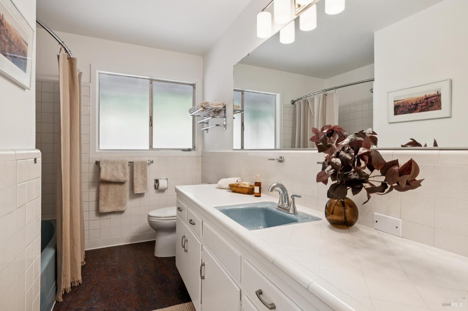 Detail Gallery Image 28 of 48 For 290 Stuyvesant Dr, San Anselmo,  CA 94960 - 4 Beds | 2/1 Baths