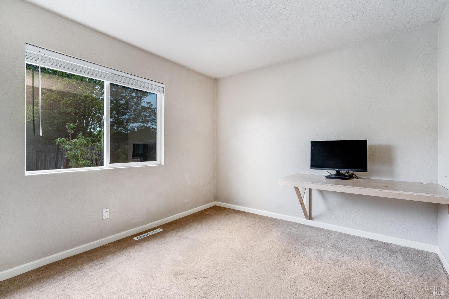 Detail Gallery Image 26 of 79 For 525 Oak Lake Ave, Santa Rosa,  CA 95409 - 5 Beds | 3 Baths