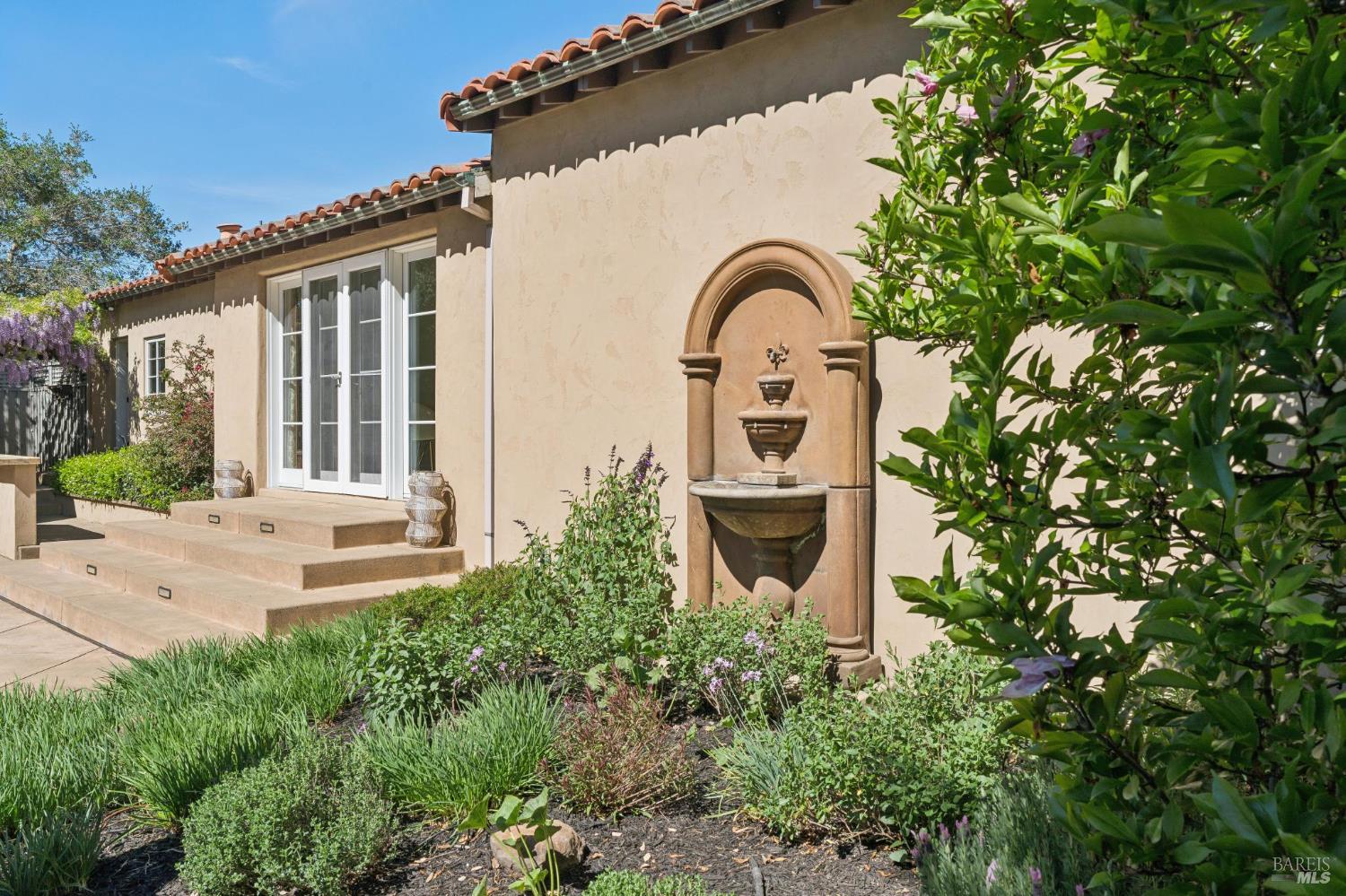 Detail Gallery Image 43 of 71 For 1021 Rose Dr, Napa,  CA 94558 - 4 Beds | 4 Baths