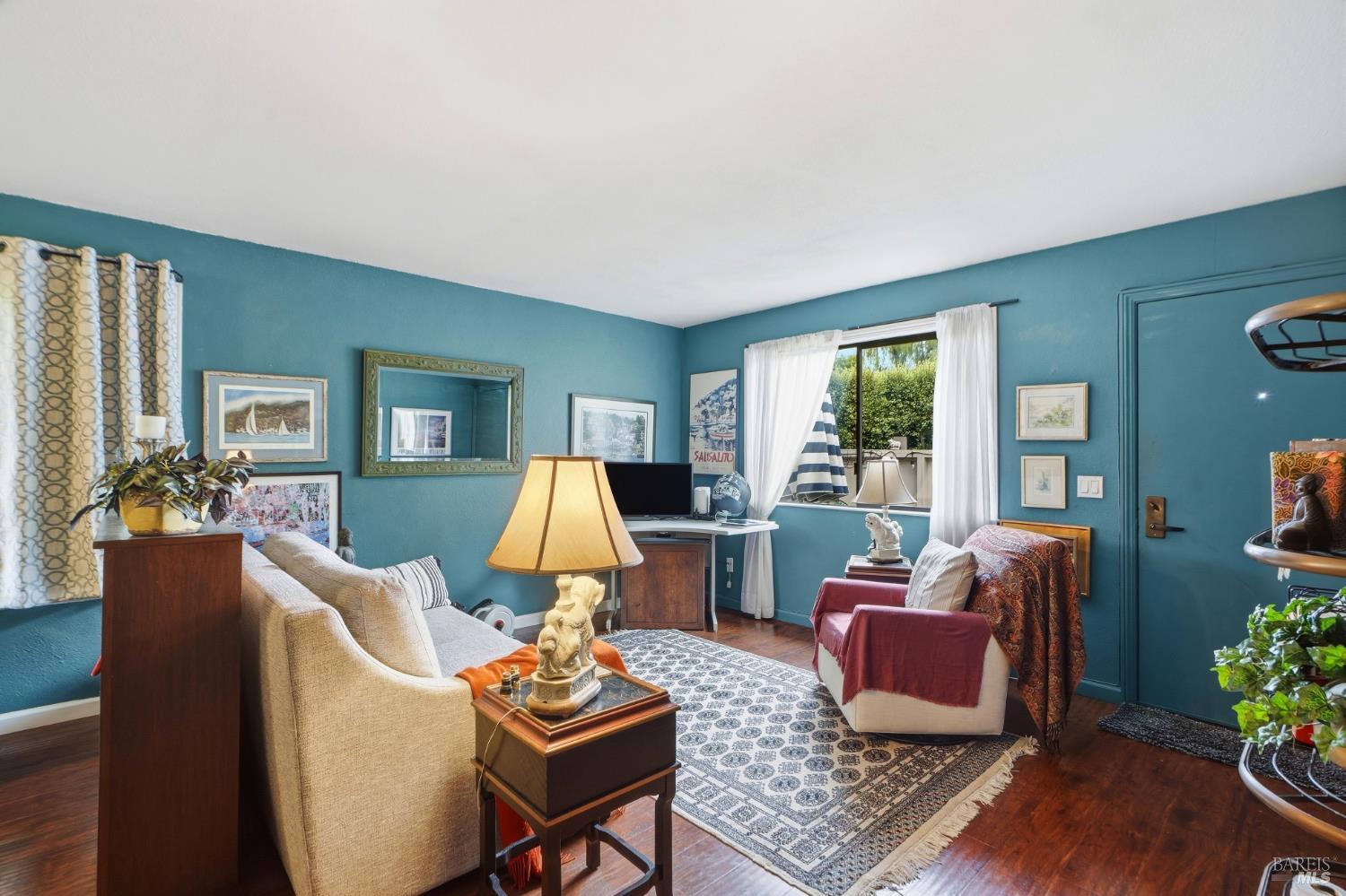 Detail Gallery Image 6 of 28 For 32 Dockside Cir, San Rafael,  CA 94903 - 2 Beds | 1 Baths