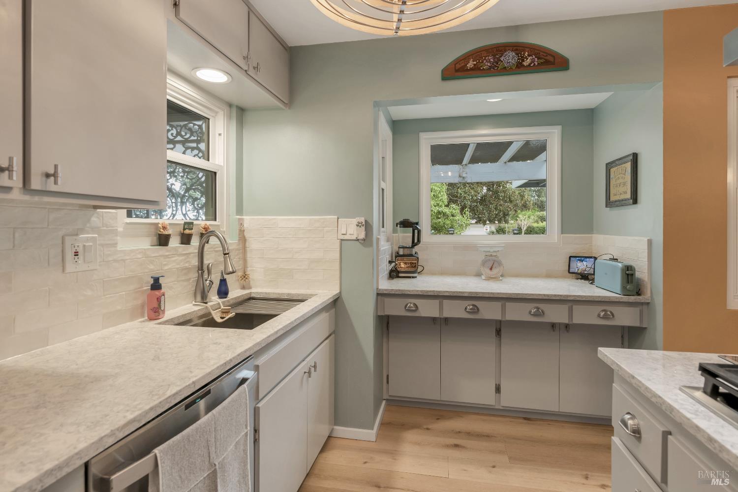 Detail Gallery Image 11 of 33 For 1250 Mission Dr, Sonoma,  CA 95476 - 3 Beds | 2 Baths