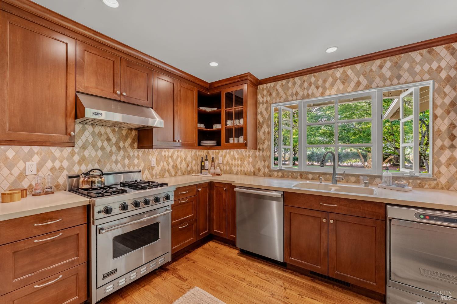 Detail Gallery Image 17 of 67 For 1670 Cabernet Ln, Saint Helena,  CA 94574 - 5 Beds | 5/1 Baths