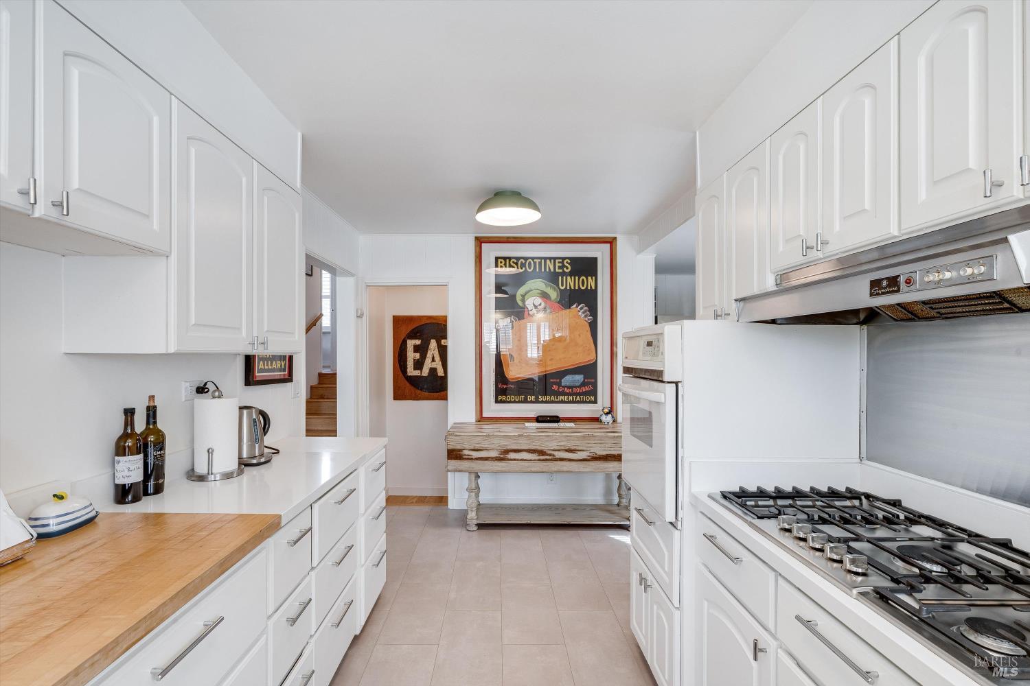 Detail Gallery Image 9 of 35 For 1304 Banks Ave, Napa,  CA 94559 - 3 Beds | 2 Baths