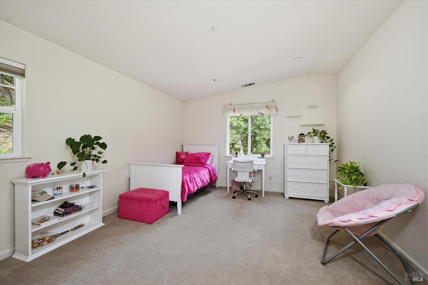 Detail Gallery Image 21 of 58 For 321 Portofino Way, Cloverdale,  CA 95425 - 4 Beds | 3 Baths