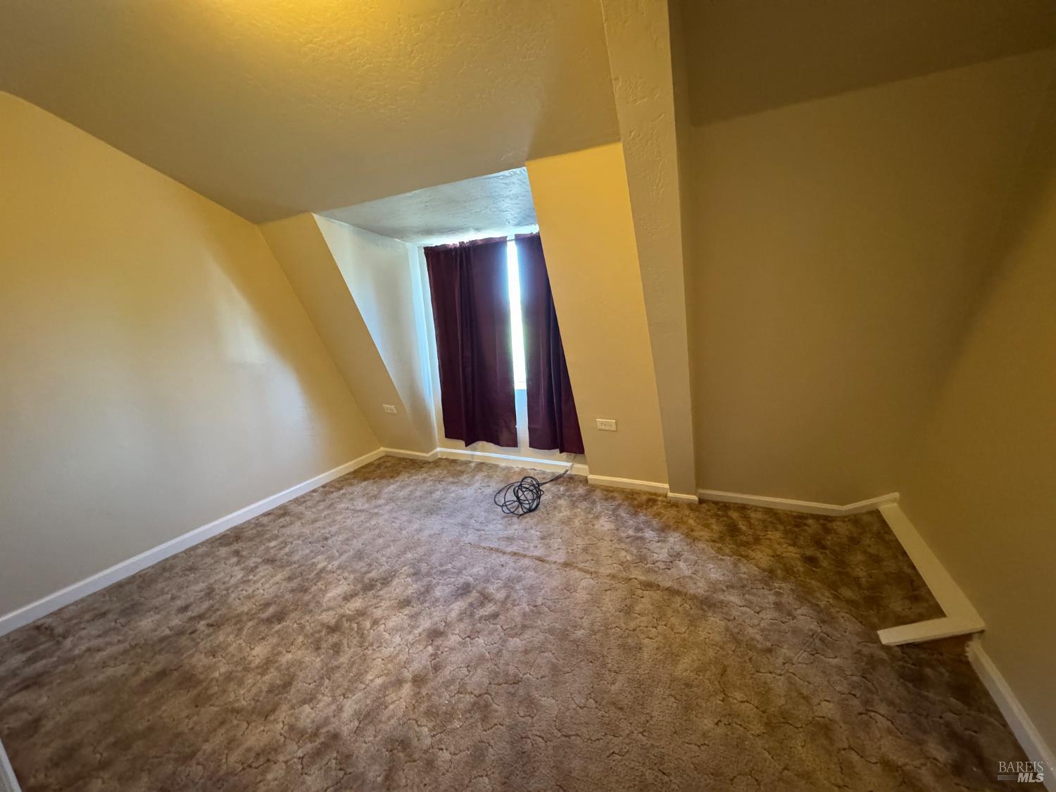 Detail Gallery Image 13 of 26 For 4553 Stony Point Rd, Santa Rosa,  CA 95407 - 3 Beds | 1 Baths