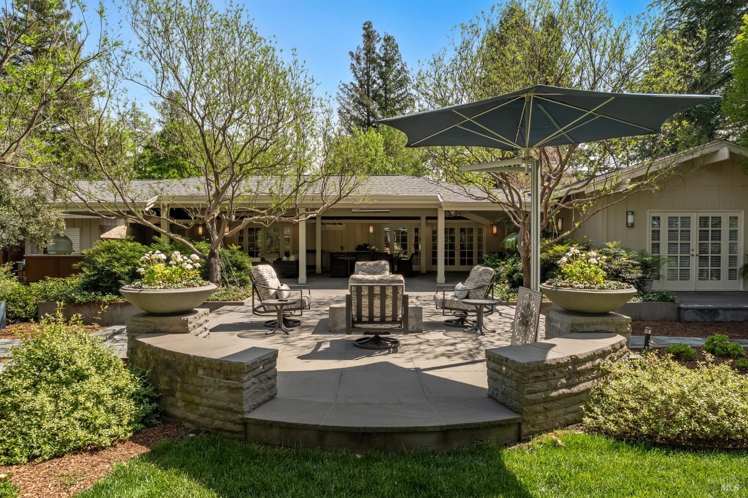 Detail Gallery Image 46 of 67 For 1670 Cabernet Ln, Saint Helena,  CA 94574 - 5 Beds | 5/1 Baths