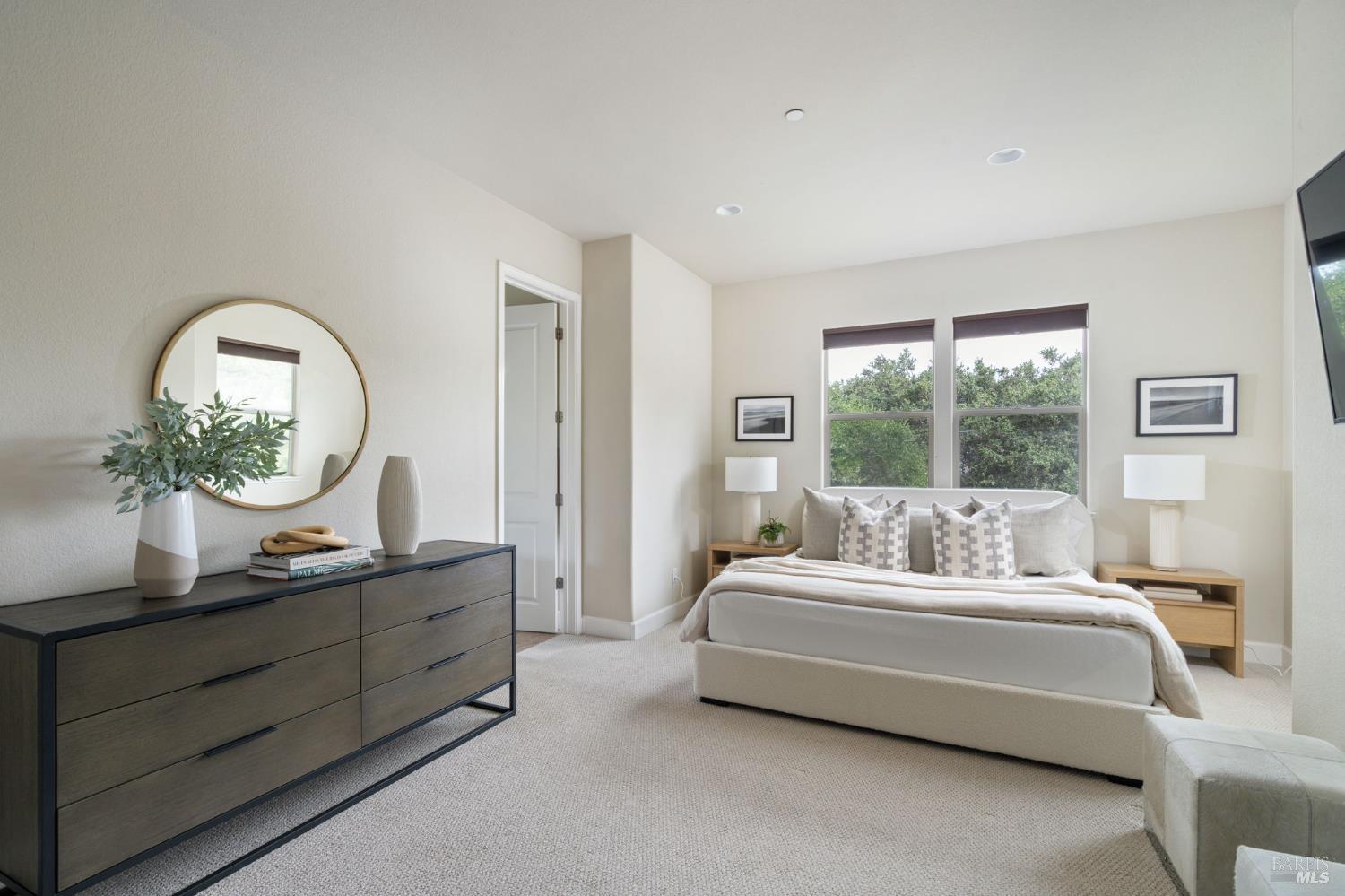 Detail Gallery Image 26 of 36 For 11 Edgehill Way, San Rafael,  CA 94903 - 4 Beds | 3/1 Baths