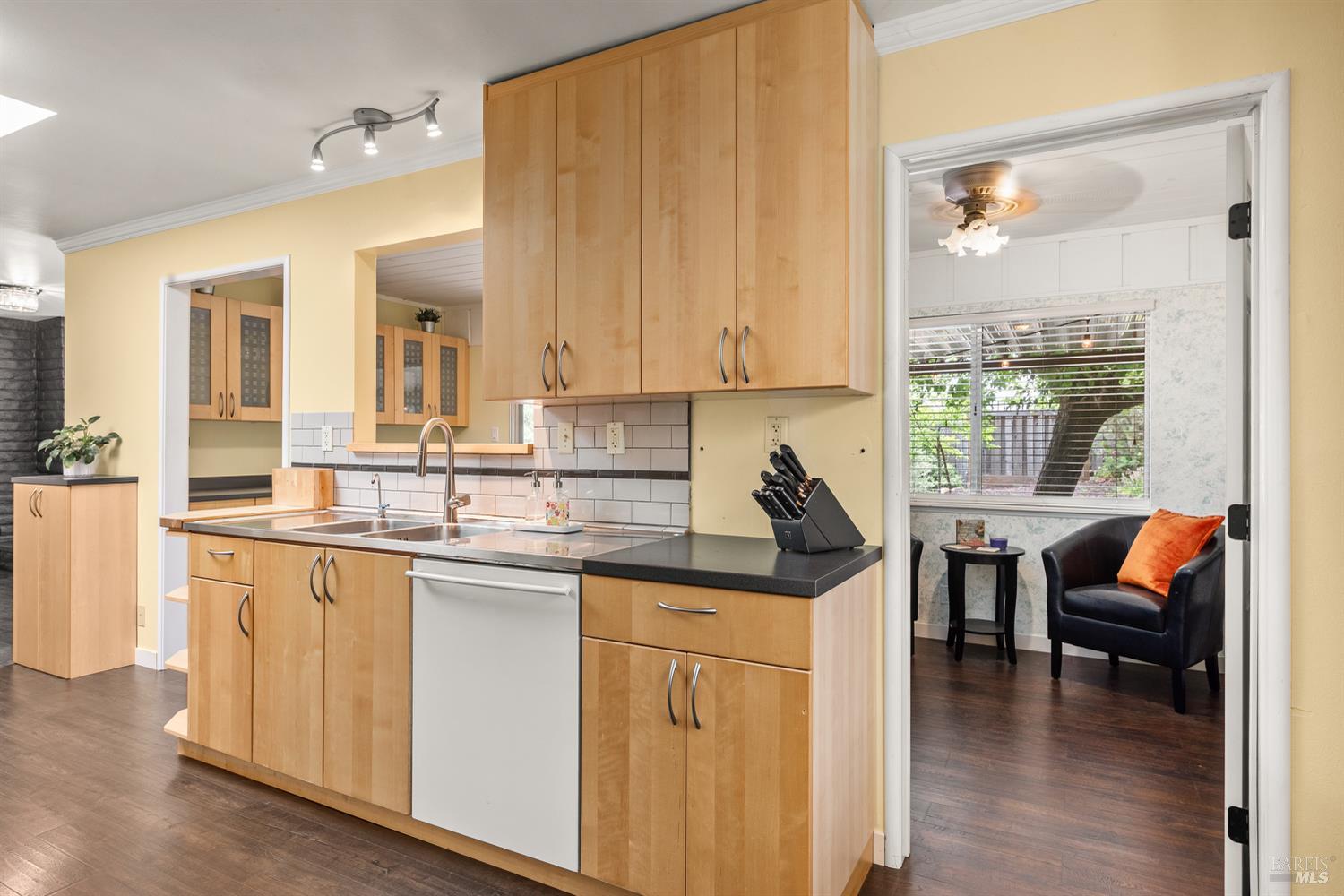 Detail Gallery Image 17 of 34 For 5642 Yerba Buena Rd, Santa Rosa,  CA 95409 - 4 Beds | 2 Baths