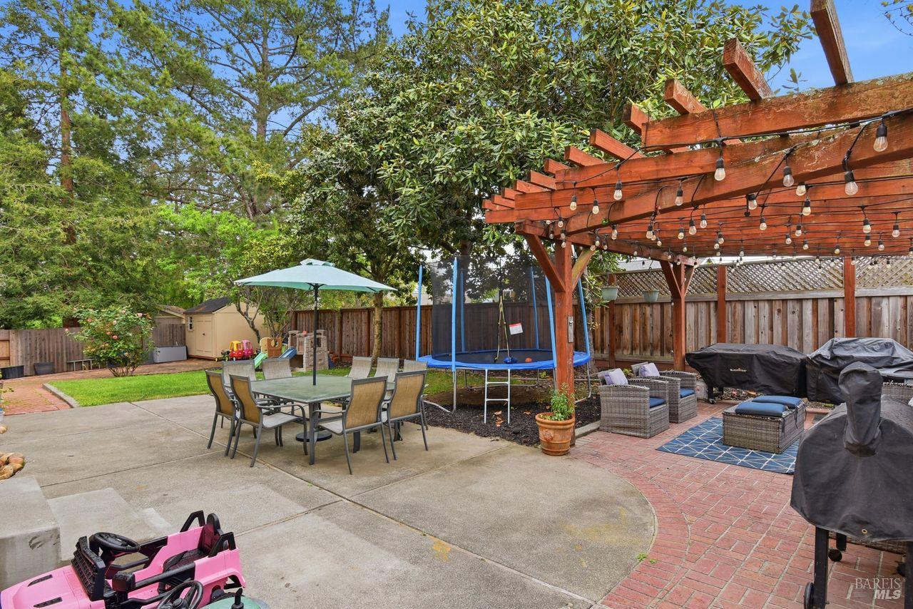 Detail Gallery Image 31 of 38 For 8270 Honor Pl, Cotati,  CA 94931 - 4 Beds | 2/1 Baths