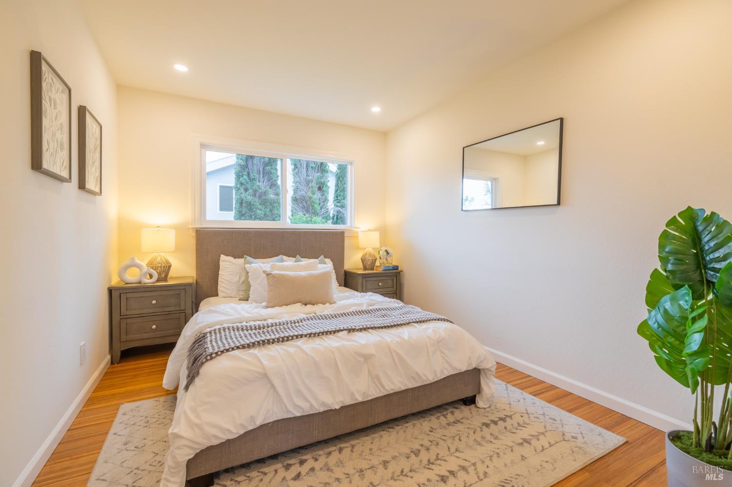 Detail Gallery Image 17 of 25 For 534 Rowland Blvd, Novato,  CA 94947 - 4 Beds | 2 Baths