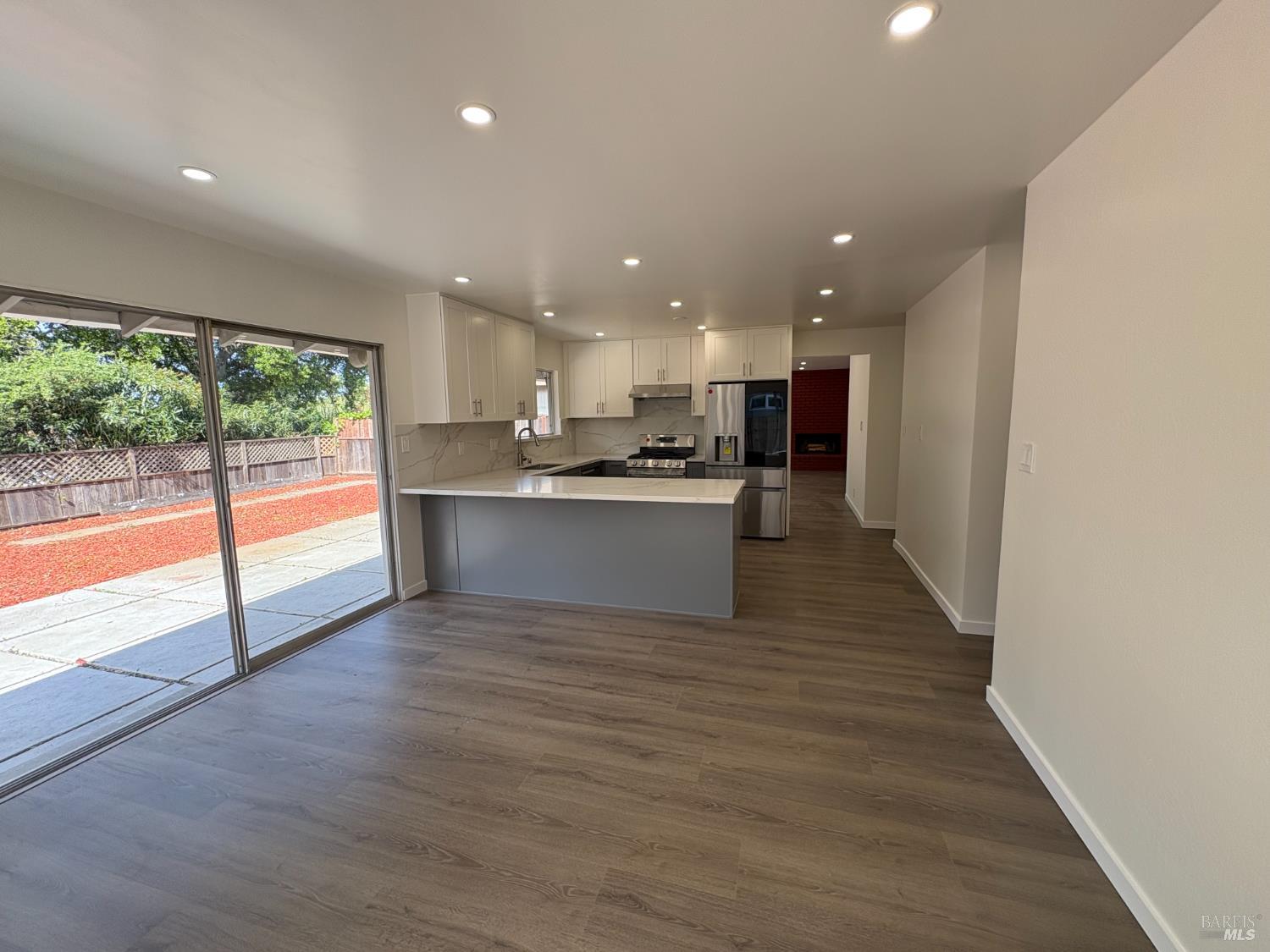 Detail Gallery Image 3 of 12 For 147 Elna Dr, Vallejo,  CA 94591 - 3 Beds | 2/1 Baths