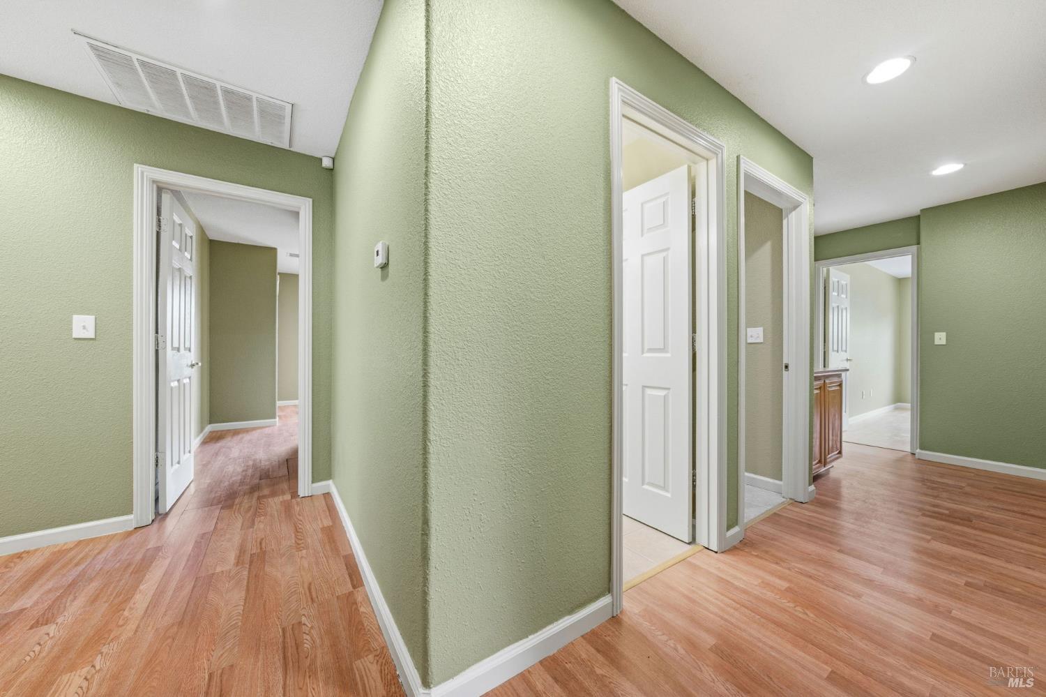 Detail Gallery Image 38 of 78 For 715 Antiquity Dr, Fairfield,  CA 94534 - 5 Beds | 2 Baths