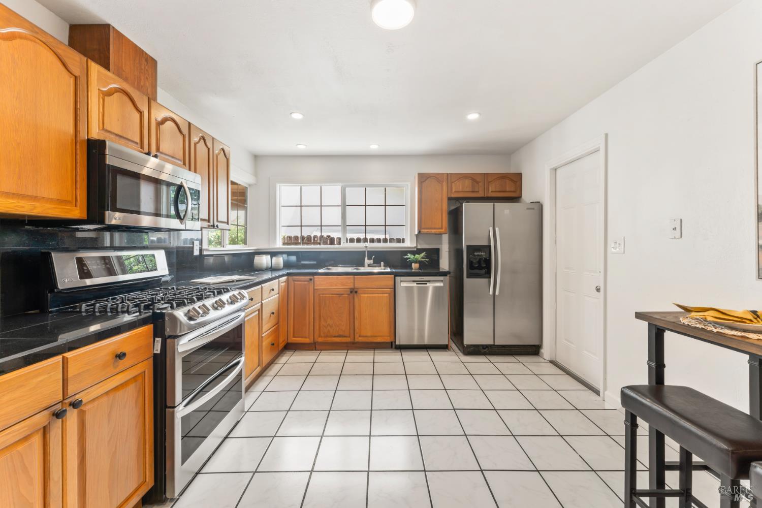 Detail Gallery Image 21 of 29 For 1390 Salvador Ave, Napa,  CA 94558 - 4 Beds | 2 Baths