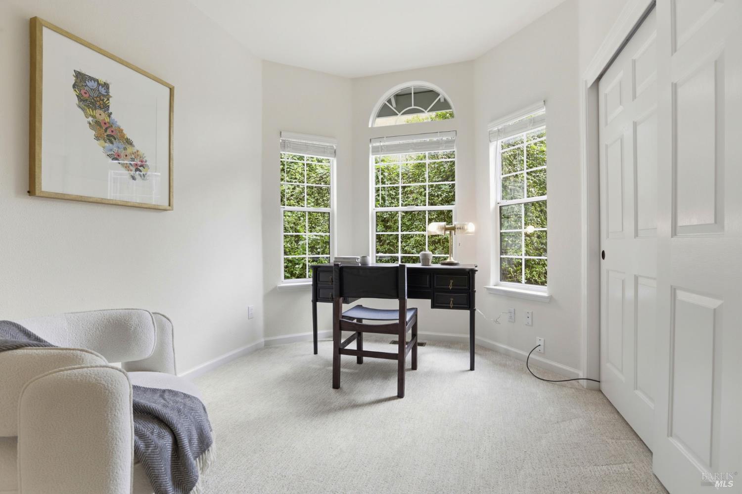 Detail Gallery Image 22 of 34 For 11 Red Oak Ct, Novato,  CA 94949 - 5 Beds | 3 Baths