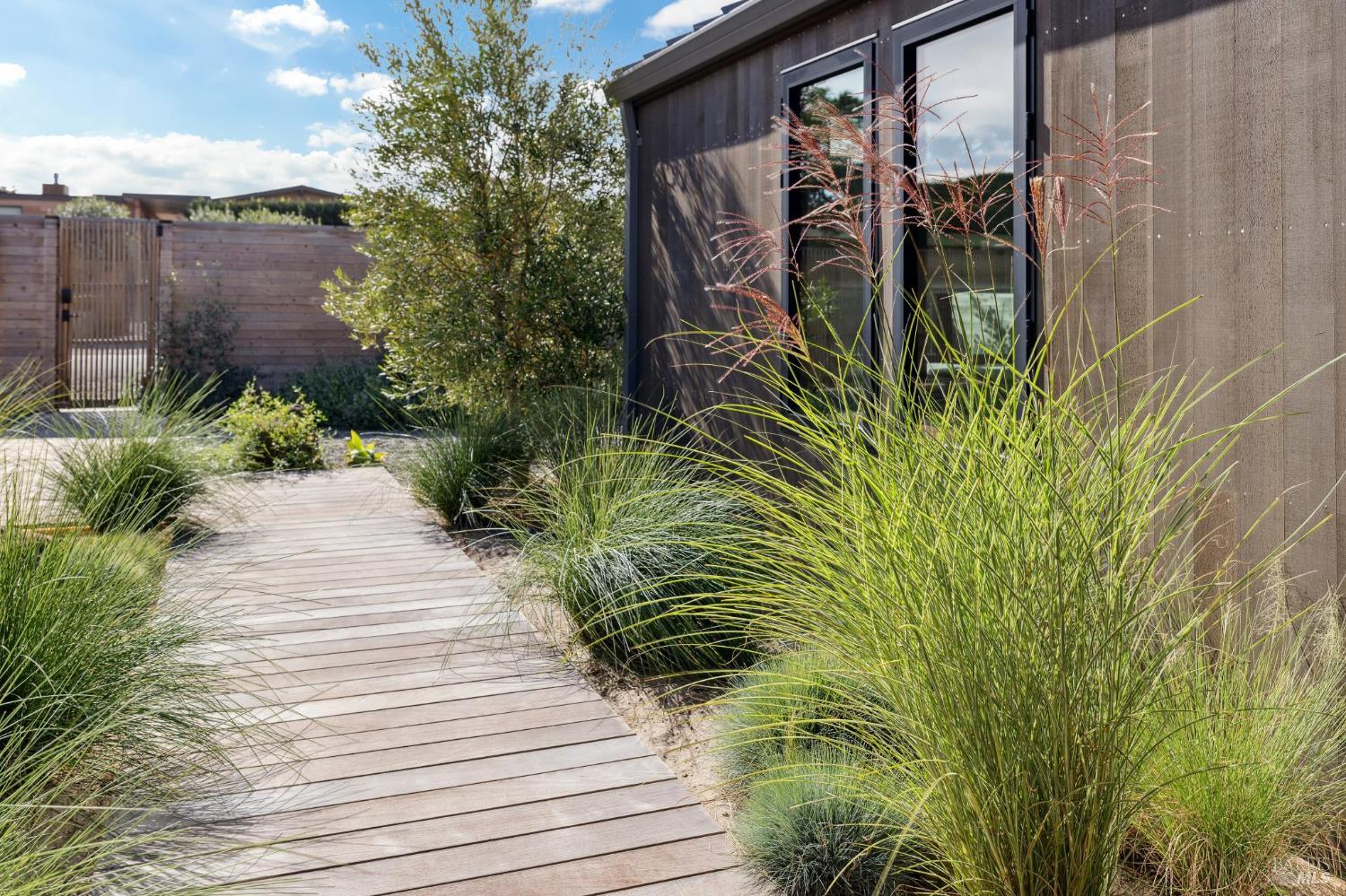 Detail Gallery Image 20 of 30 For 297 Seadrift Rd, Stinson Beach,  CA 94970 - 3 Beds | 2 Baths