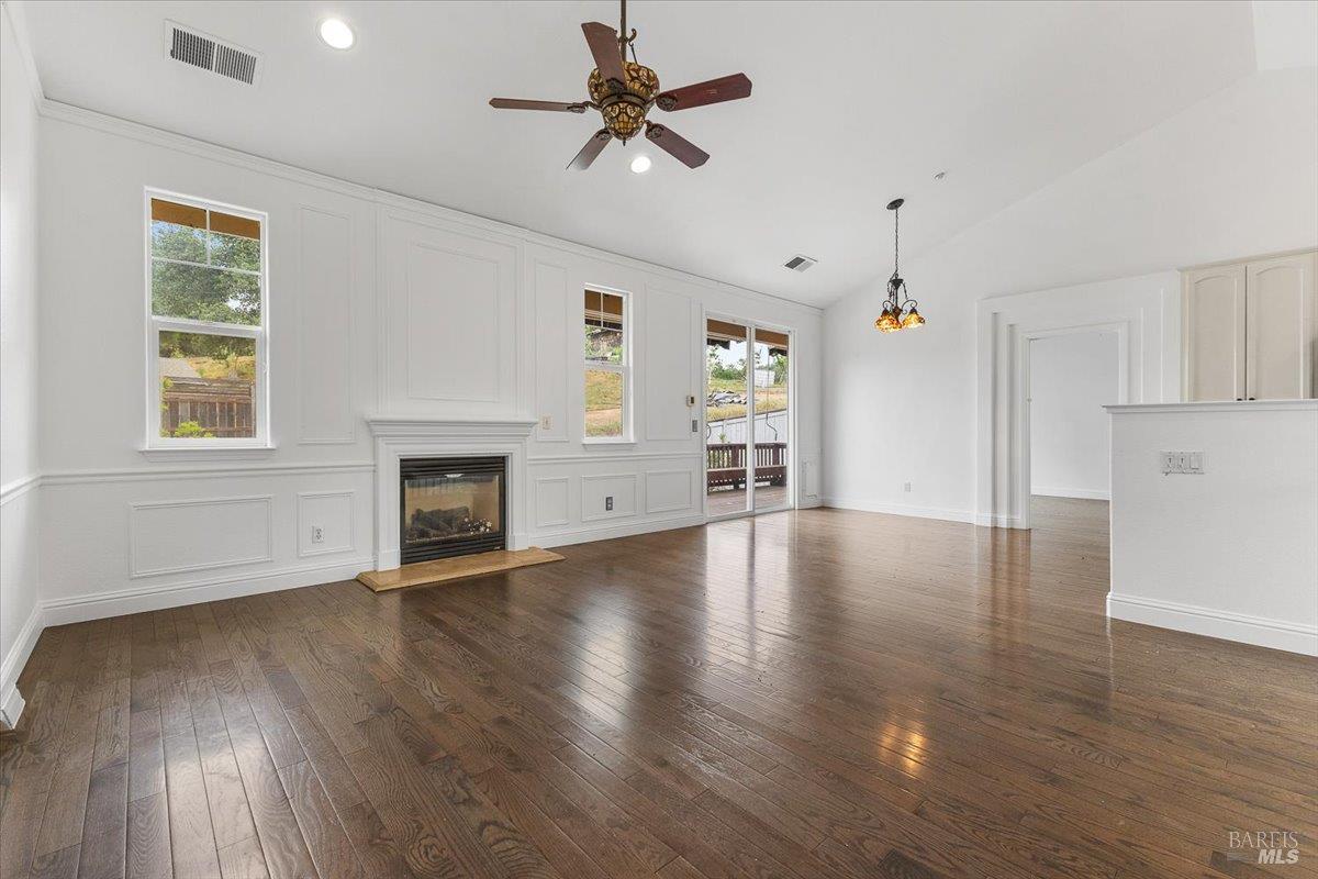 Detail Gallery Image 6 of 34 For 103 Paul Wittke Dr, Healdsburg,  CA 95448 - 4 Beds | 3 Baths