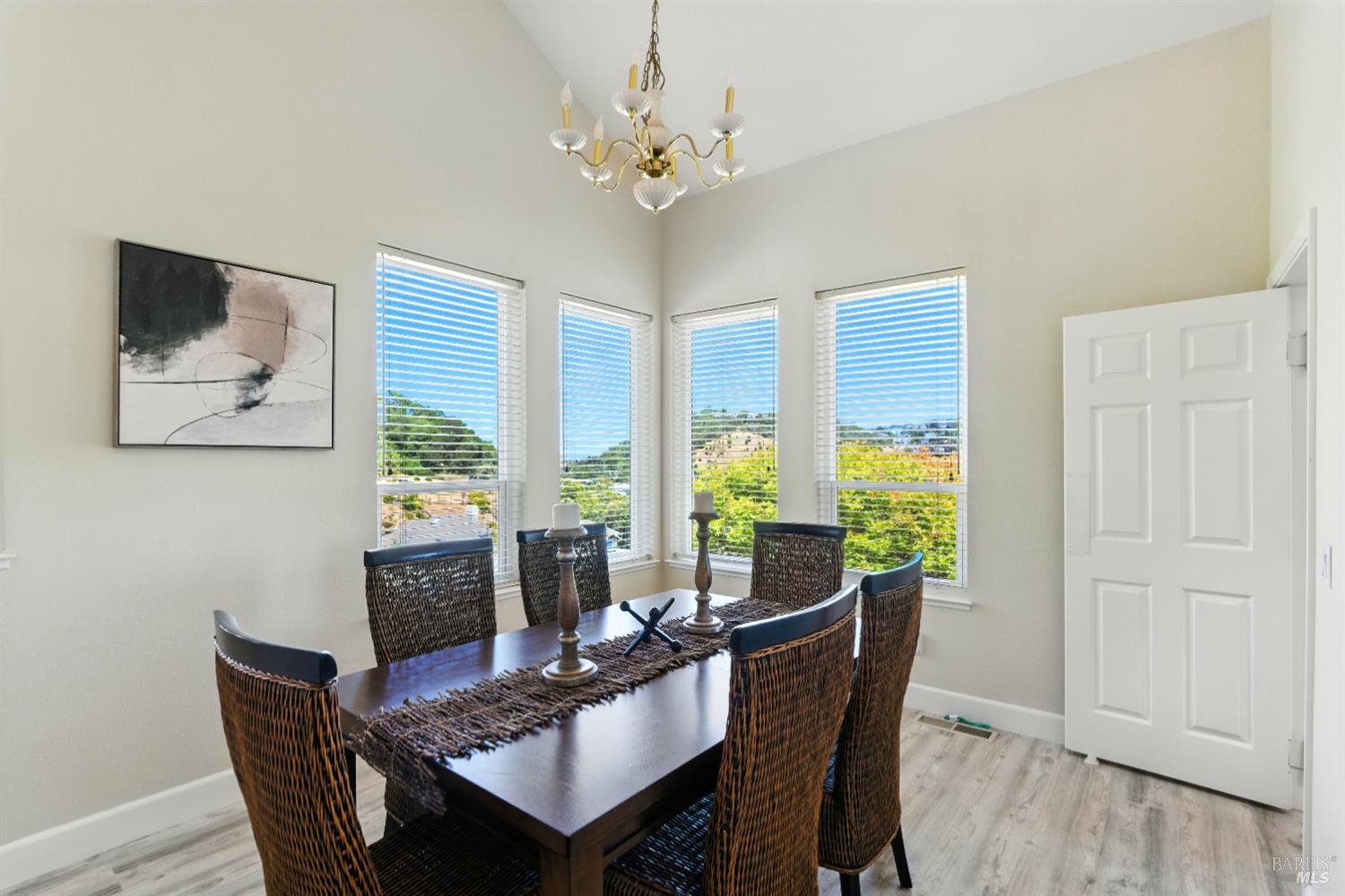 Detail Gallery Image 10 of 40 For 359 Orchid Dr, San Rafael,  CA 94903 - 4 Beds | 2/1 Baths