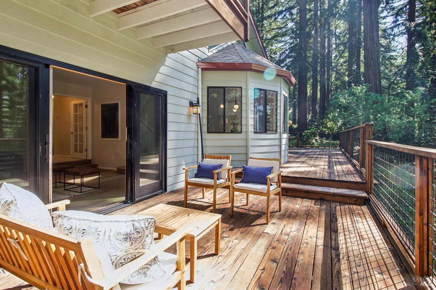 Detail Gallery Image 10 of 53 For 12480 Fiori Ln, Sebastopol,  CA 95472 - 3 Beds | 2/1 Baths