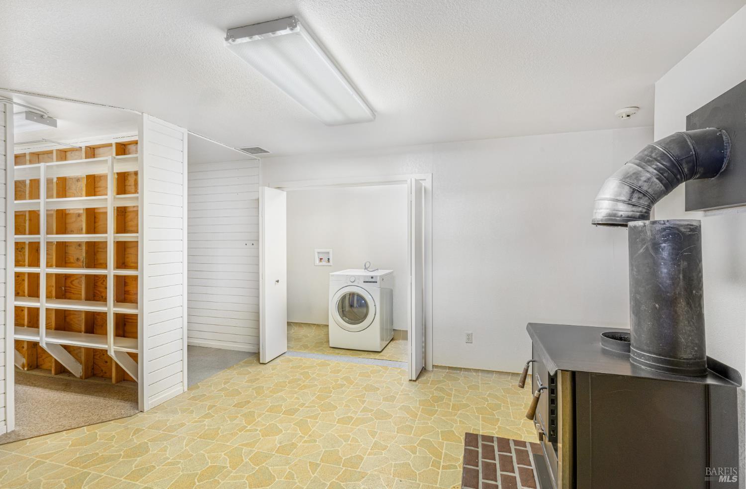 Detail Gallery Image 43 of 84 For 590 Pleasant Ave, Santa Rosa,  CA 95403 - 4 Beds | 3 Baths