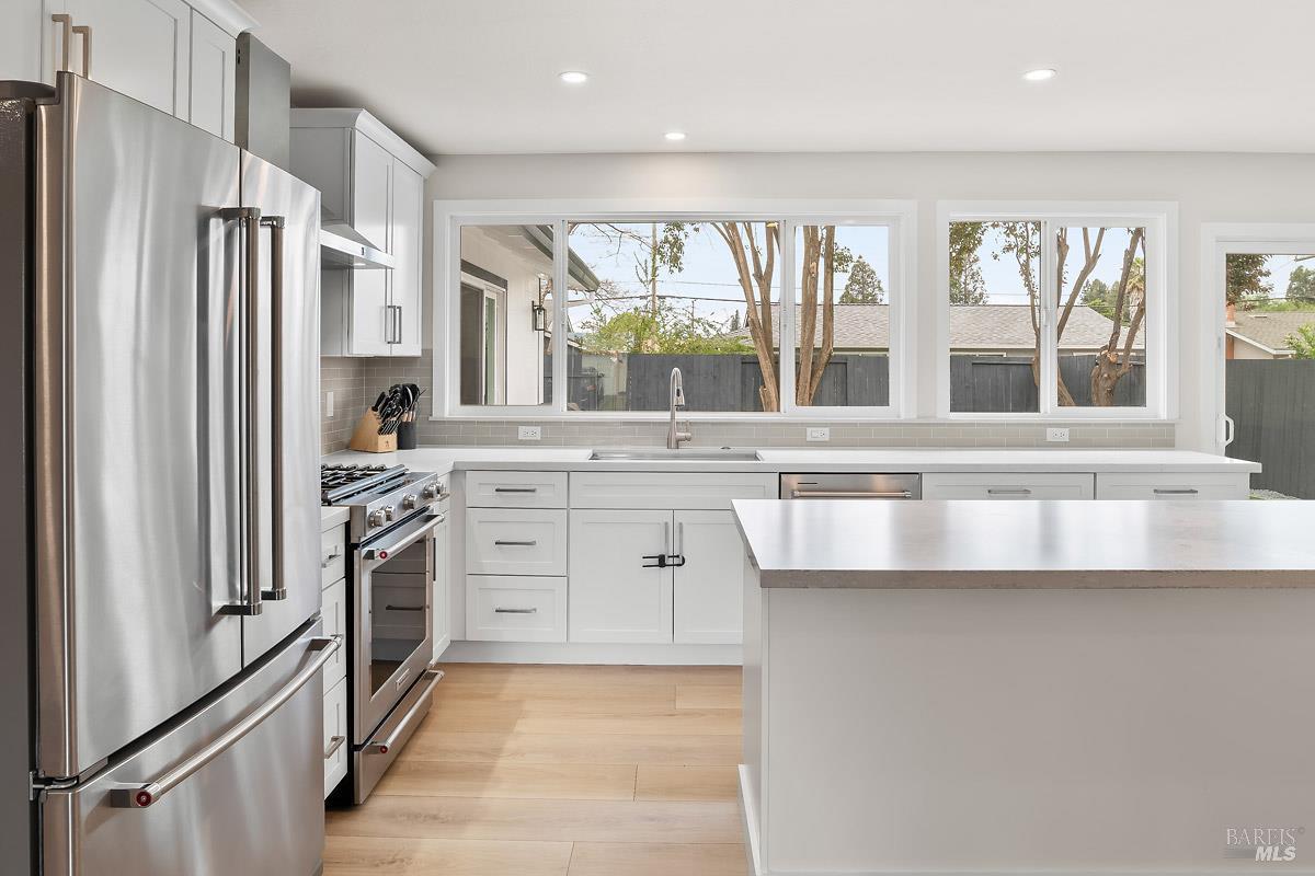 Detail Gallery Image 3 of 23 For 7685 Beverly Dr, Rohnert Park,  CA 94928 - 4 Beds | 2 Baths