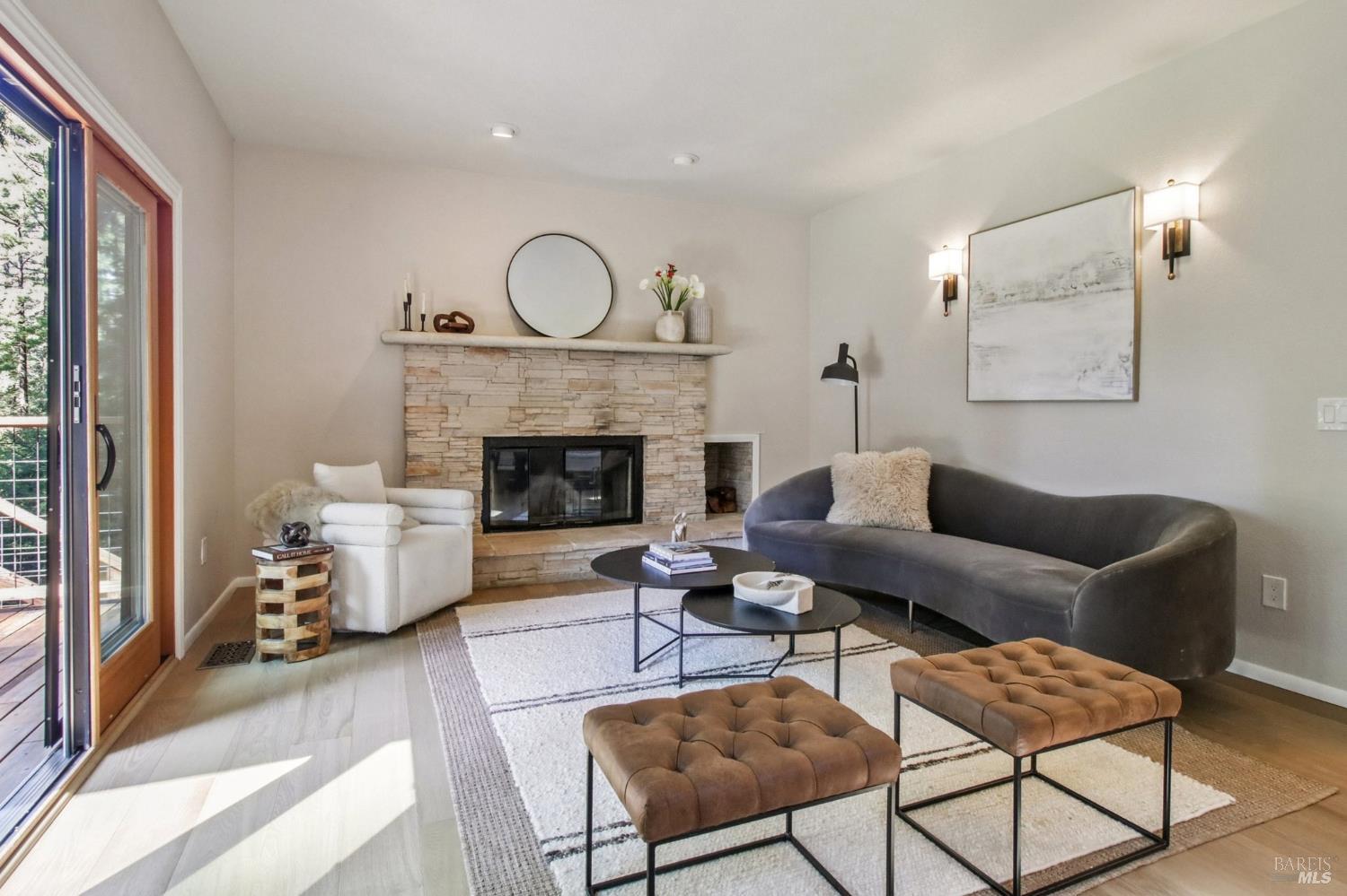 Detail Gallery Image 8 of 53 For 12480 Fiori Ln, Sebastopol,  CA 95472 - 3 Beds | 2/1 Baths