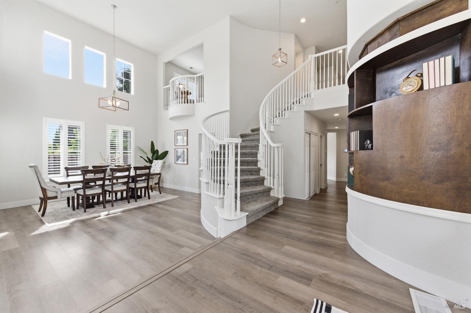 Detail Gallery Image 4 of 51 For 5226 Pavilion Ct, Fairfield,  CA 94534 - 5 Beds | 3/1 Baths