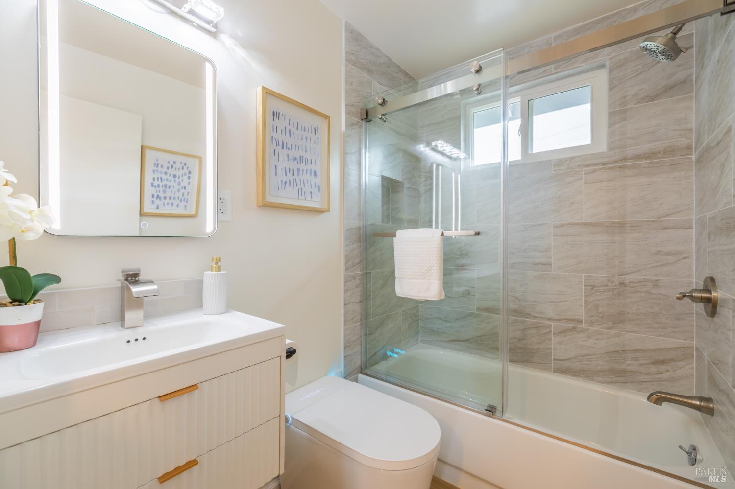 Detail Gallery Image 20 of 25 For 534 Rowland Blvd, Novato,  CA 94947 - 4 Beds | 2 Baths