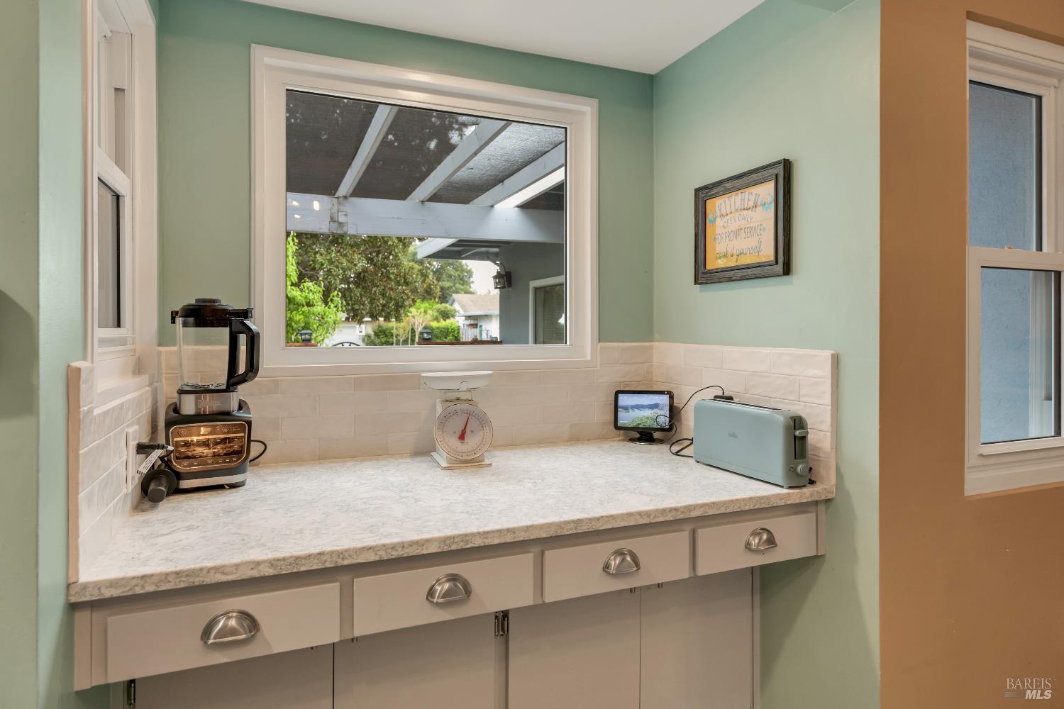 Detail Gallery Image 12 of 33 For 1250 Mission Dr, Sonoma,  CA 95476 - 3 Beds | 2 Baths