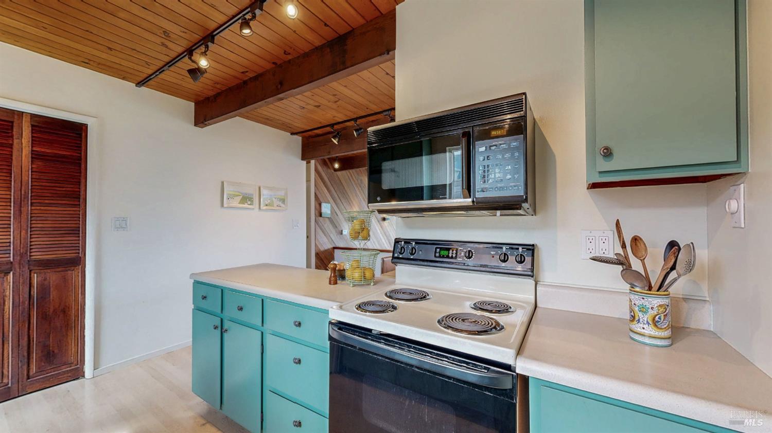 Detail Gallery Image 32 of 56 For 41 Cliff St, Dillon Beach,  CA 94929 - 2 Beds | 1 Baths