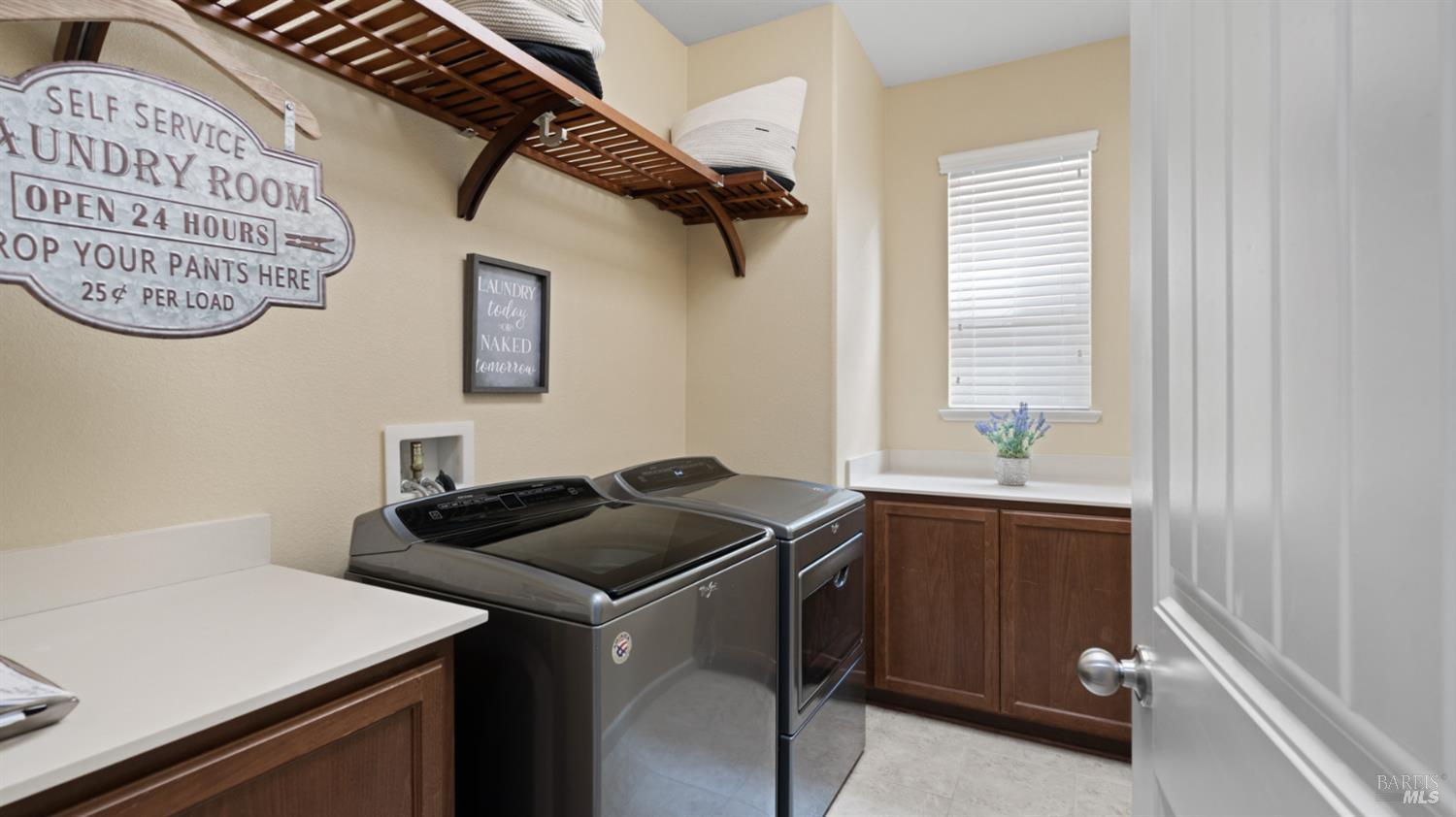 Detail Gallery Image 21 of 62 For 1157 N Station Dr, Vacaville,  CA 95688 - 4 Beds | 2/1 Baths
