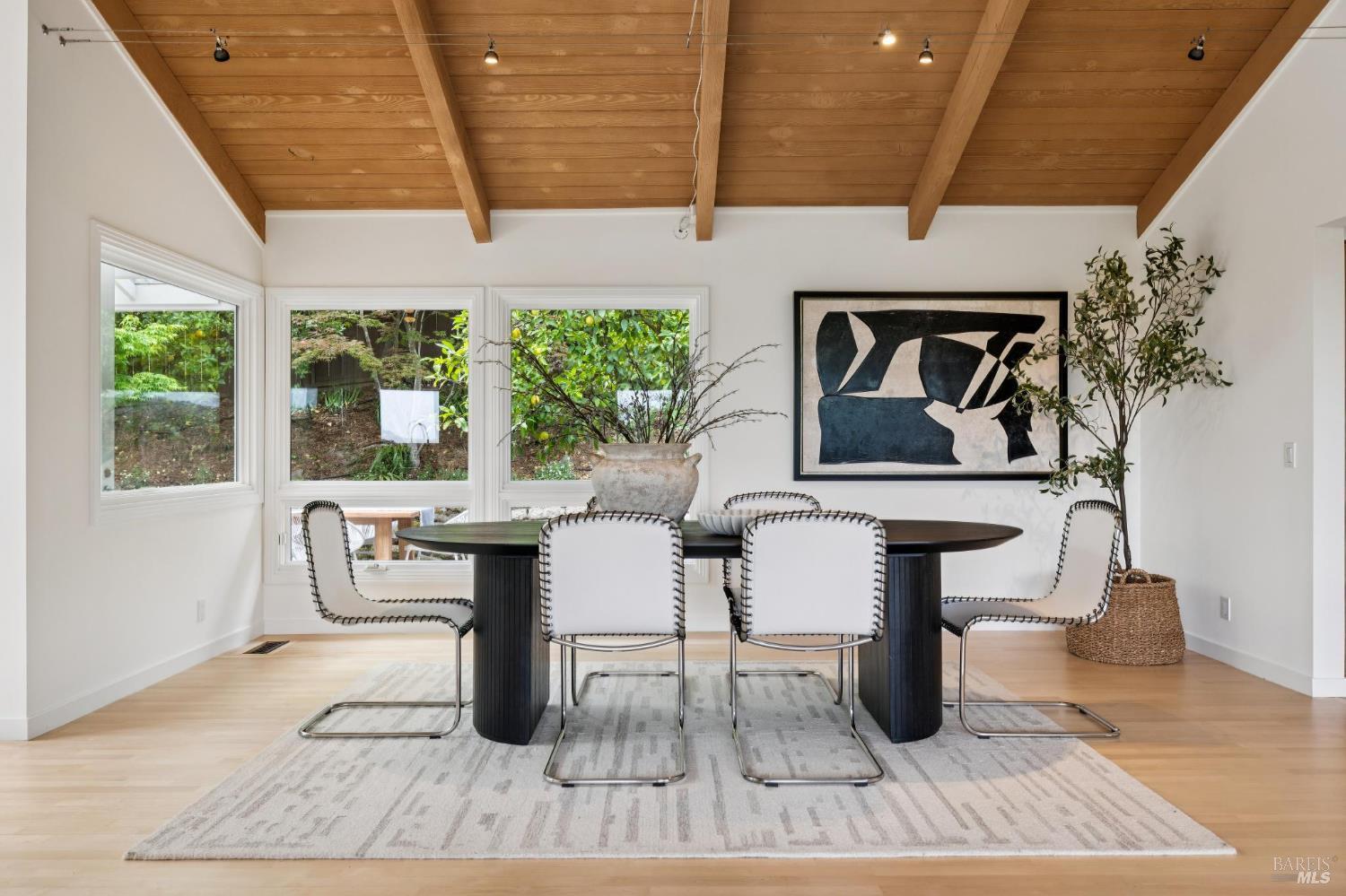 Detail Gallery Image 11 of 48 For 290 Stuyvesant Dr, San Anselmo,  CA 94960 - 4 Beds | 2/1 Baths