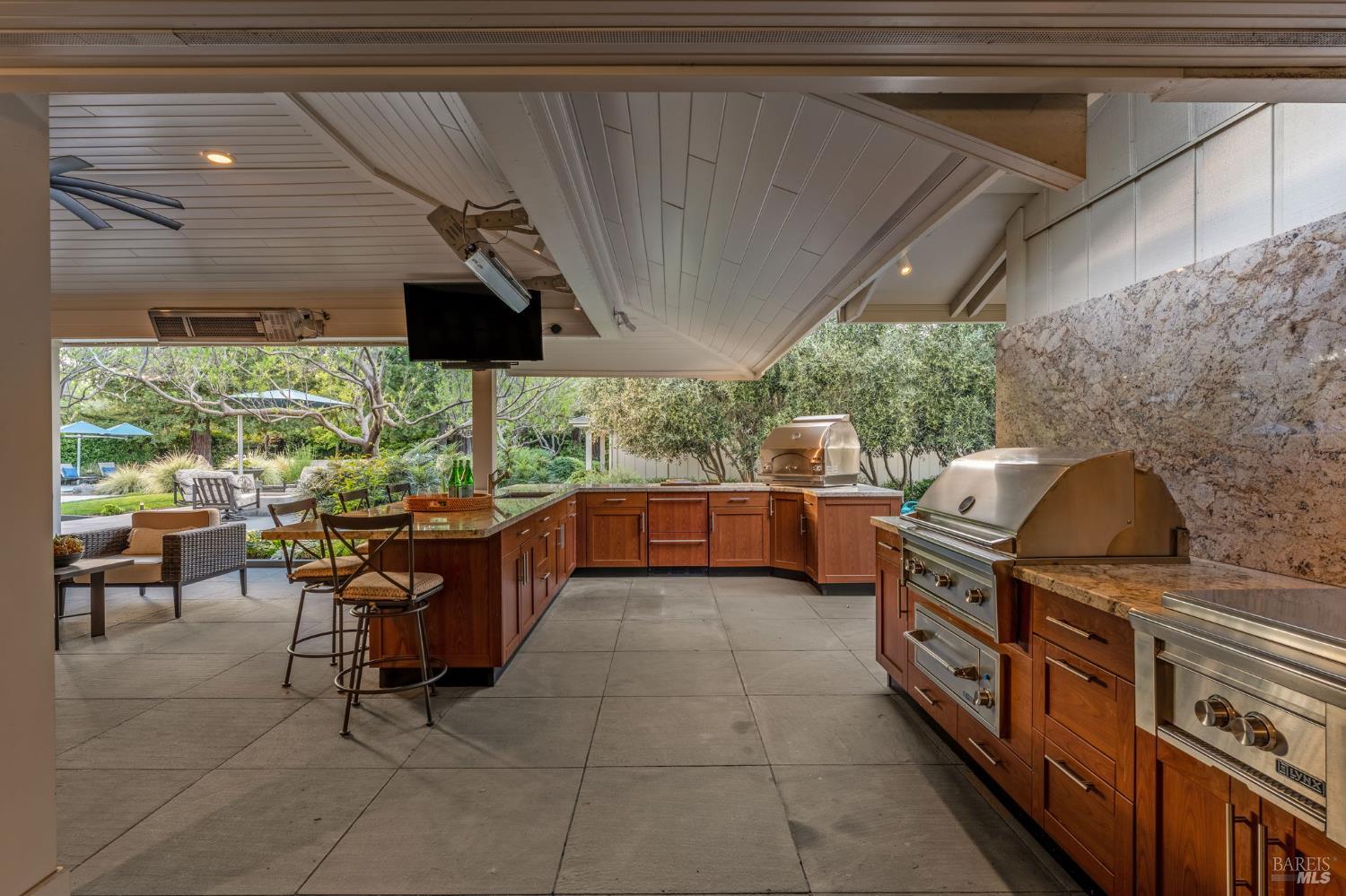 Detail Gallery Image 42 of 67 For 1670 Cabernet Ln, Saint Helena,  CA 94574 - 5 Beds | 5/1 Baths