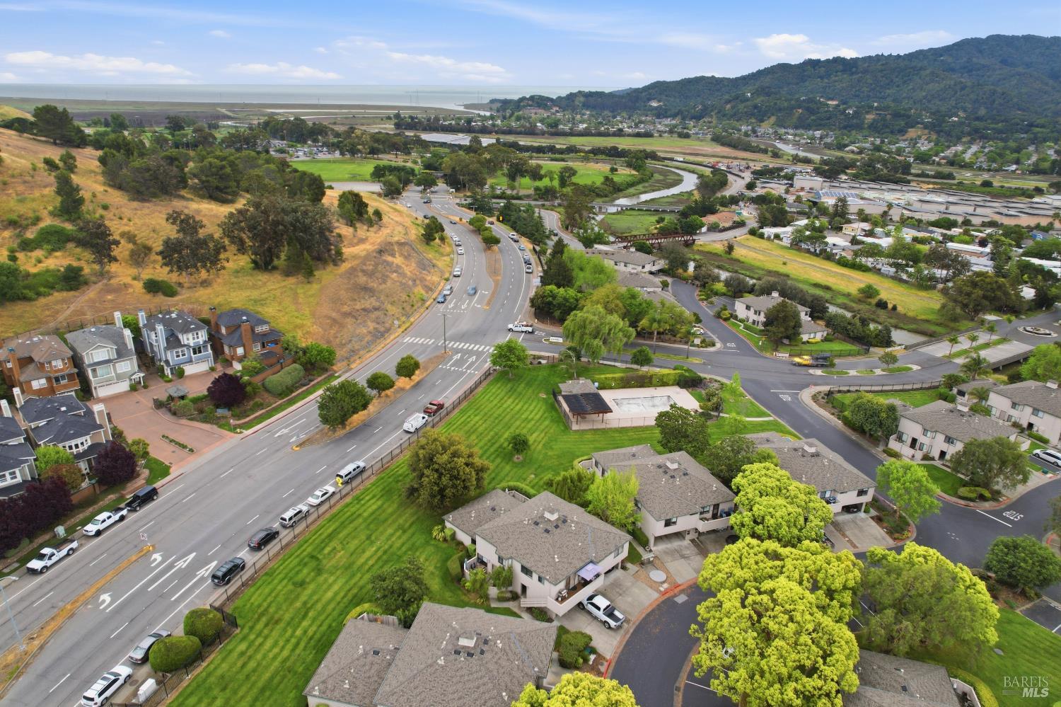 Detail Gallery Image 26 of 28 For 32 Dockside Cir, San Rafael,  CA 94903 - 2 Beds | 1 Baths