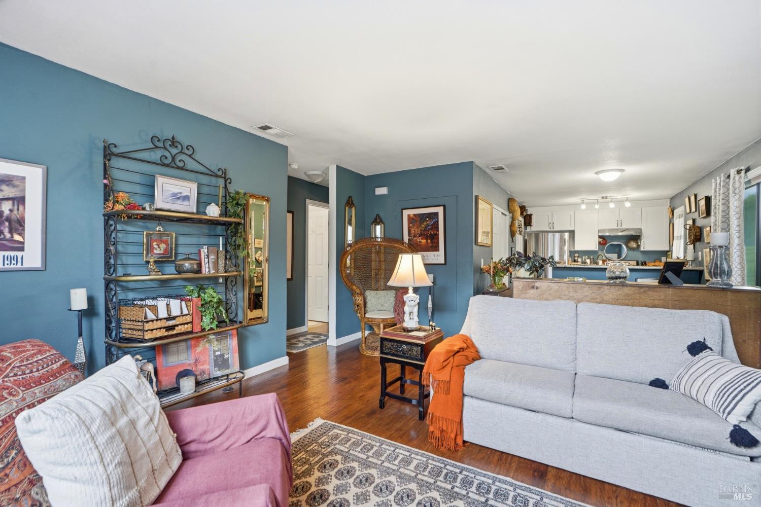 Detail Gallery Image 7 of 28 For 32 Dockside Cir, San Rafael,  CA 94903 - 2 Beds | 1 Baths