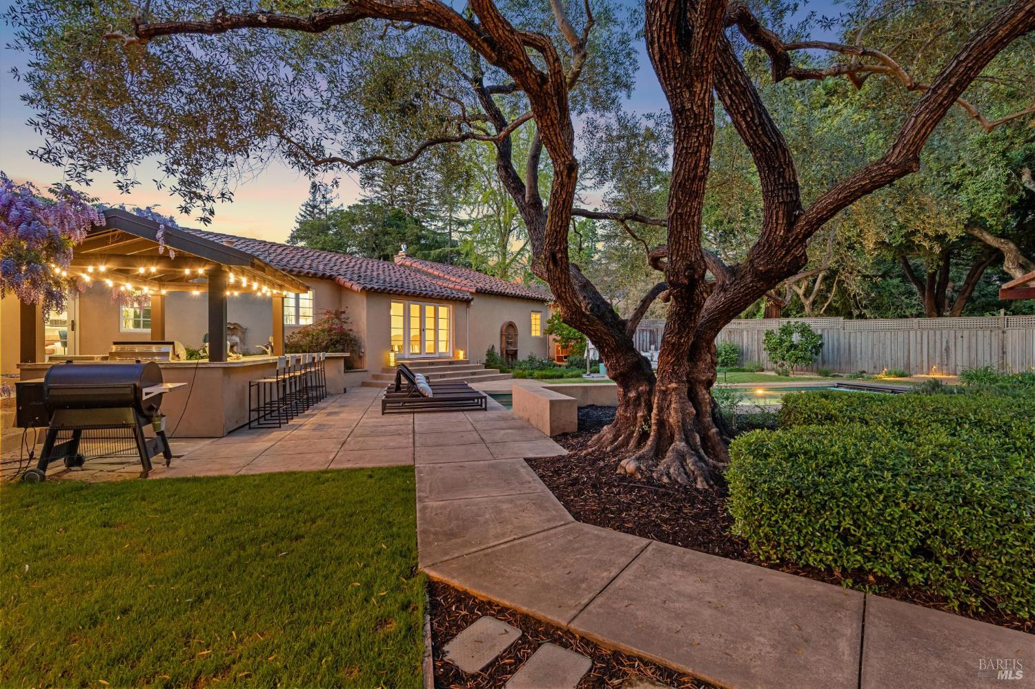 Detail Gallery Image 3 of 71 For 1021 Rose Dr, Napa,  CA 94558 - 4 Beds | 4 Baths