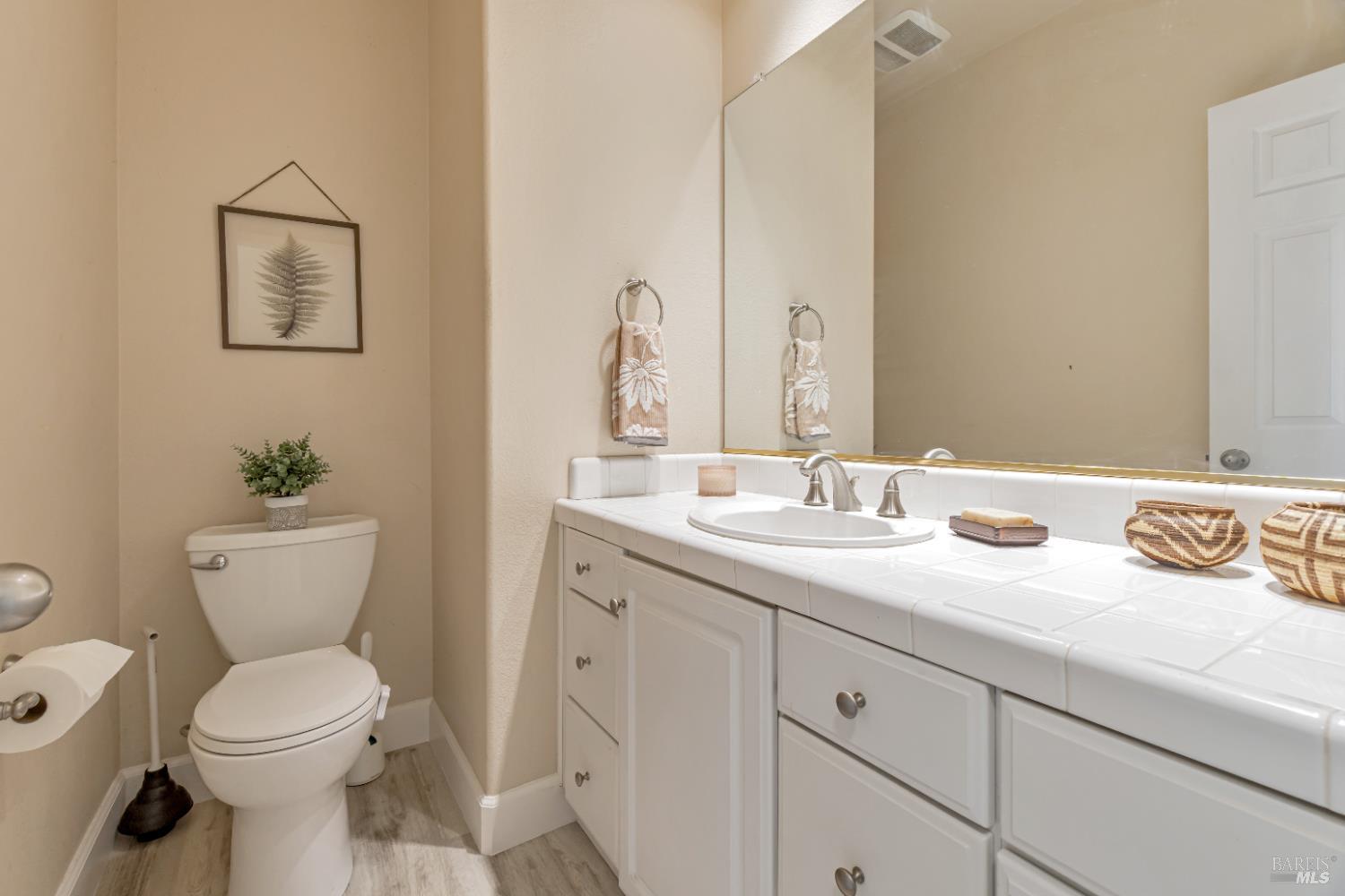 Detail Gallery Image 25 of 40 For 359 Orchid Dr, San Rafael,  CA 94903 - 4 Beds | 2/1 Baths